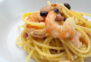 Carbonara di gamberi, caffè e mandarino Carbonara di gamberi, caffè e mandarino, preparata e fotografata da Giorgio Giorgetti, personal chef Varese Como Milano Lombardia, su Cucino di te.