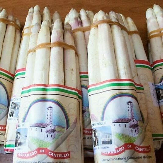 asparagi di Cantello, fotografati da Giorgio Giorgetti, personal chef a Varese, Como, Canton Ticino, Milano, Lecco (www.cucinodite.it).