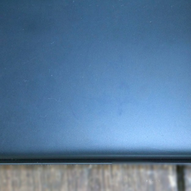 Teglia di ferro blu quadrata per pizza, fotografata da Giorgio Giorgetti, personal chef a Varese, Como, Milano