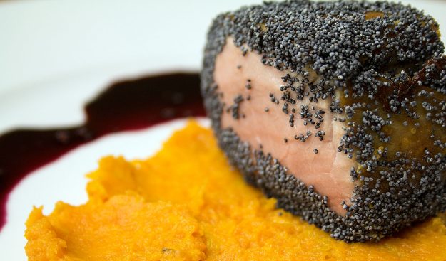 filetto di maiale con salsa al Refosco e crema di patate dolci. Giorgio Giorgetti, cuoco a domicilio Varese, Como, Canton Ticino. Cucino di Te.