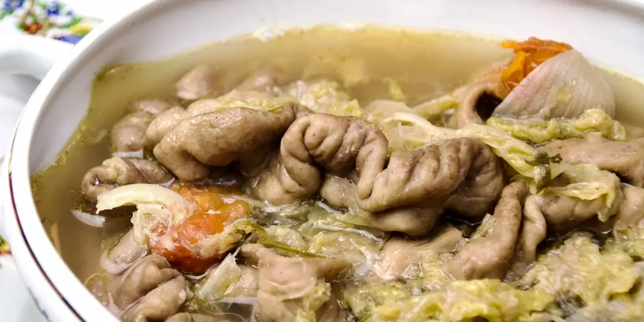 Antica ricetta delle budella di maiale alla sestese, piatto storico di Sesto Fiorentino, che sta alla base dei ricordi gastronomici più forti di Giorgio Giorgetti, personal chef a domicilio di Cucino di Te.