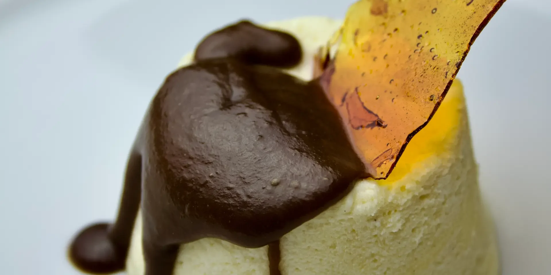 Semifreddo alla vaniglia e liquirizia: alta pasticceria a domicilio a Varese, Como e nel Canton Ticino (Lugano e Mendrisio).